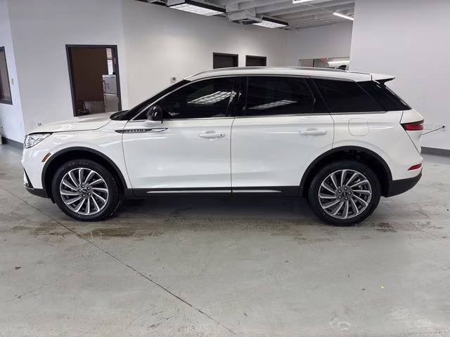 2023 White Lincoln Corsair Reserve AWD SUV