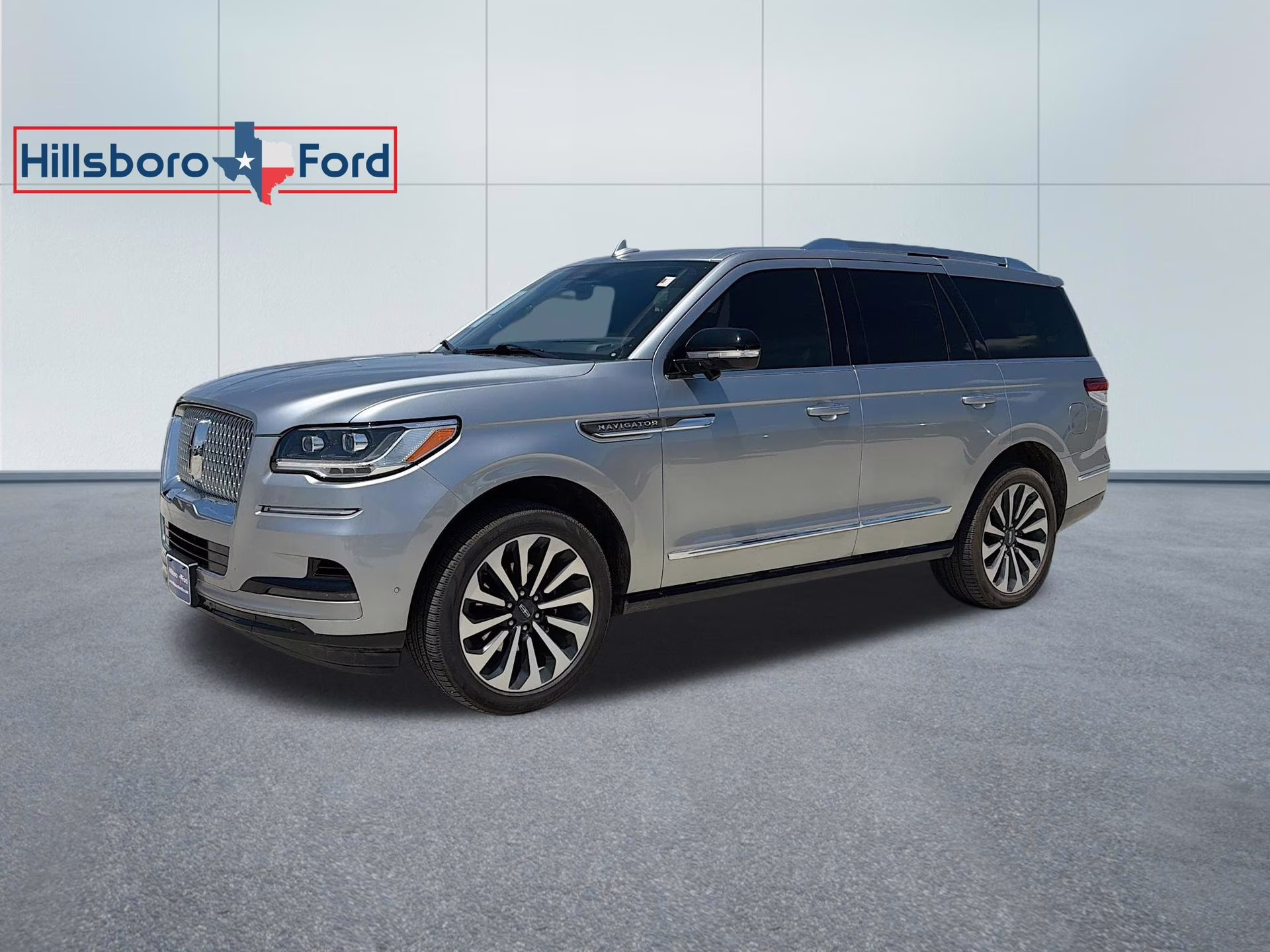 2024 Diamond Red Metallic Tinted Clearcoat Lincoln Navigator Reserve 4X4 SUV