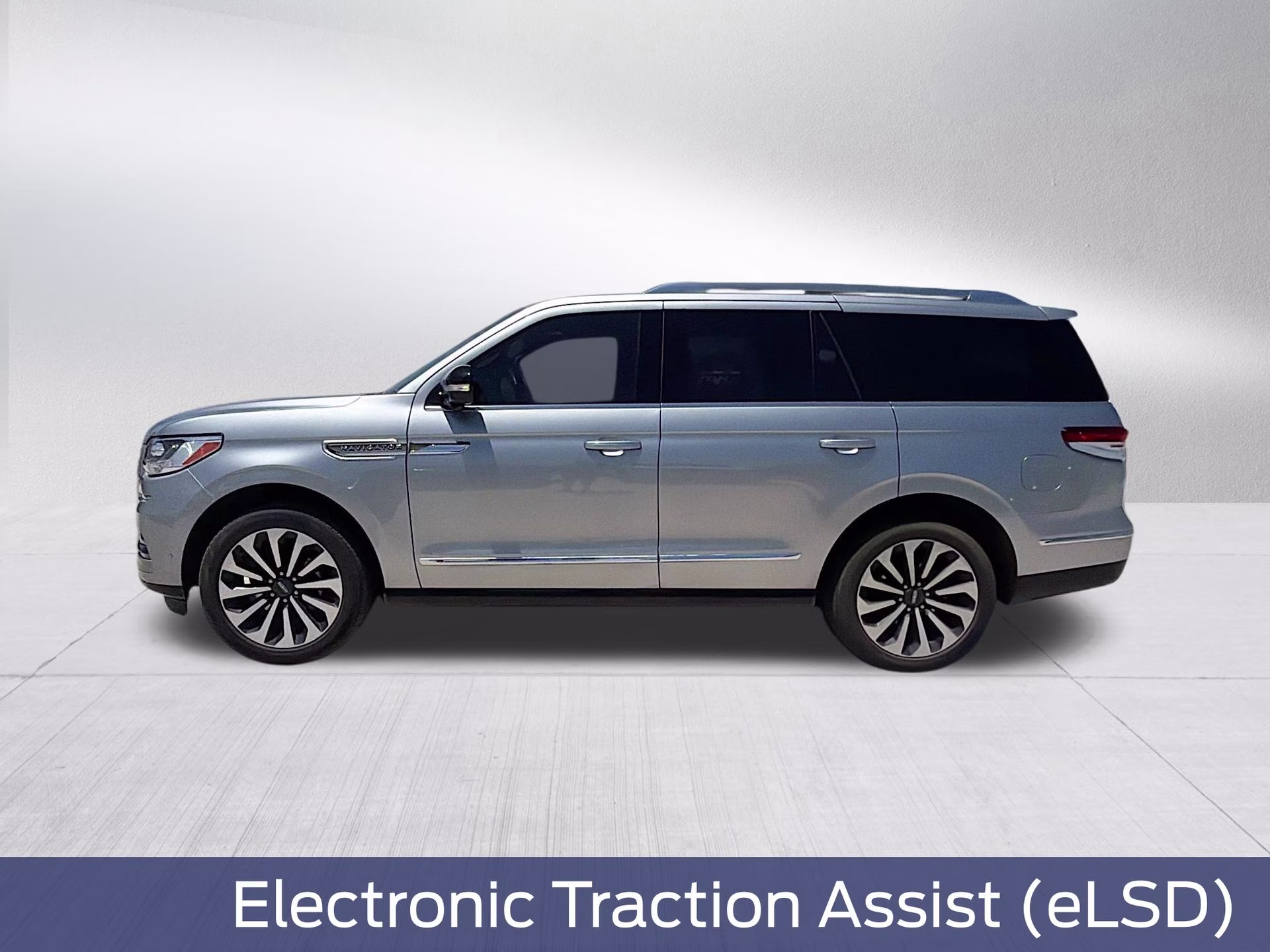 2024 Diamond Red Metallic Tinted Clearcoat Lincoln Navigator Reserve 4X4 SUV