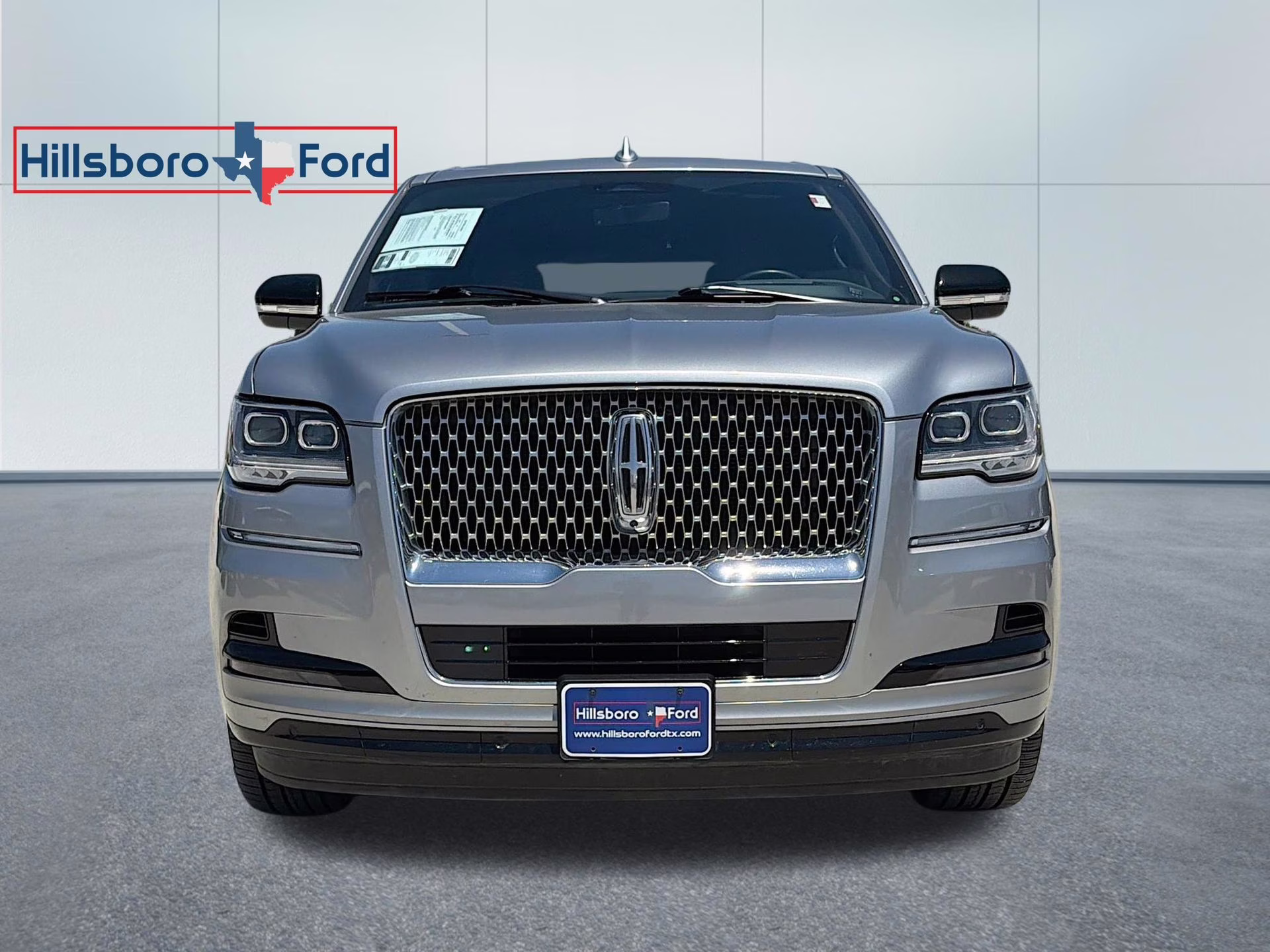 2024 Diamond Red Metallic Tinted Clearcoat Lincoln Navigator Reserve 4X4 SUV