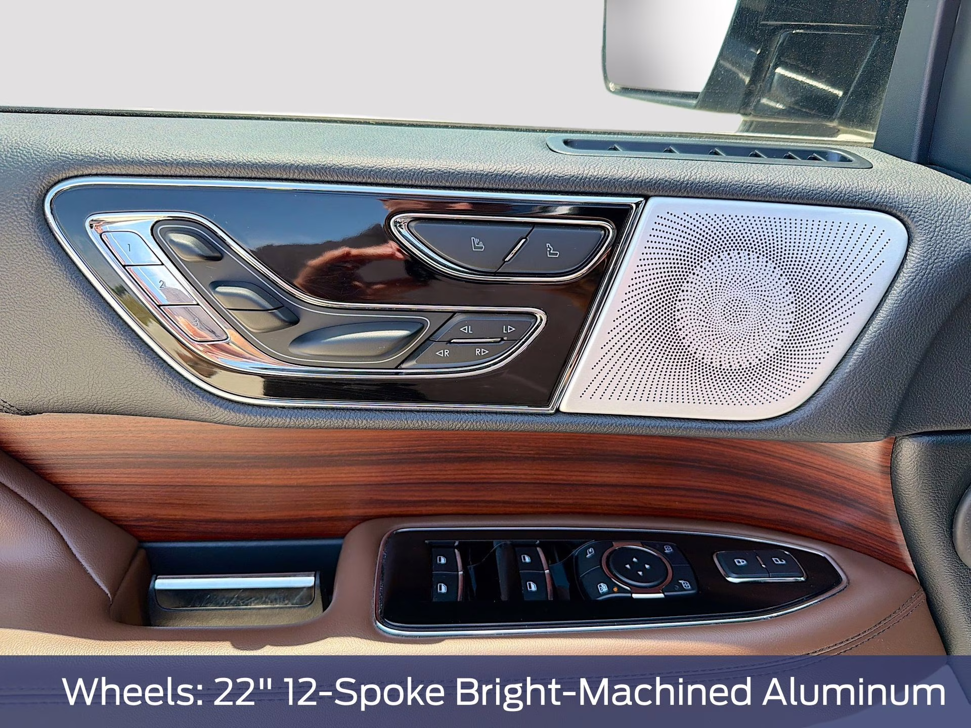 2024 Diamond Red Metallic Tinted Clearcoat Lincoln Navigator Reserve 4X4 SUV