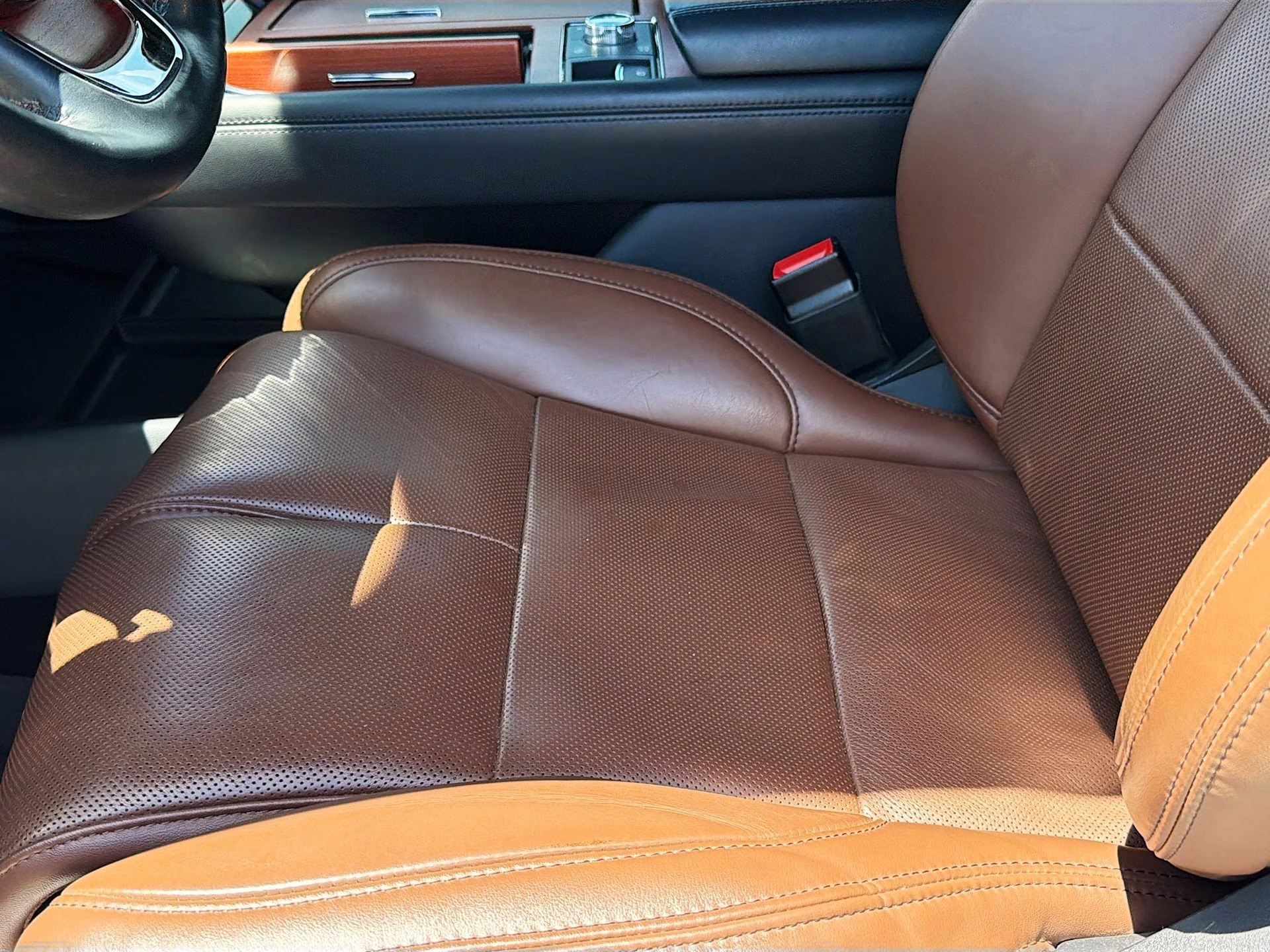 2024 Diamond Red Metallic Tinted Clearcoat Lincoln Navigator Reserve 4X4 SUV