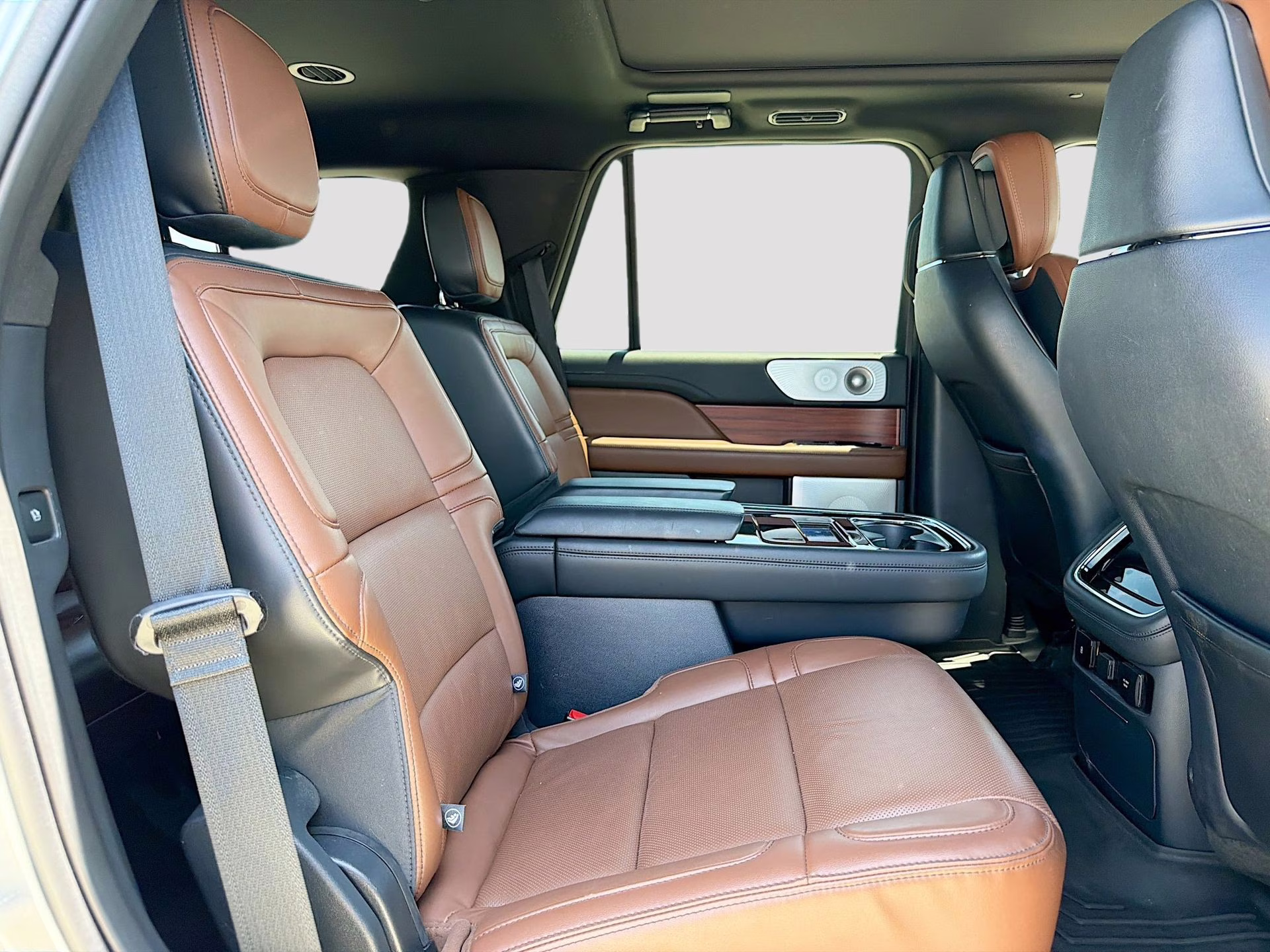2024 Diamond Red Metallic Tinted Clearcoat Lincoln Navigator Reserve 4X4 SUV