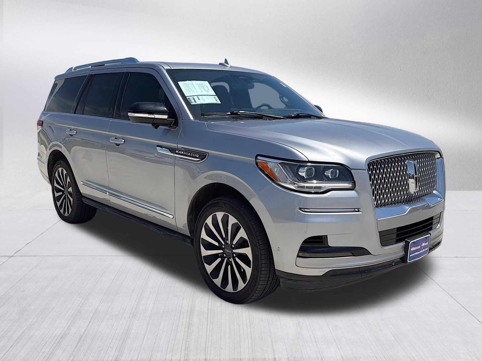 2024 Diamond Red Metallic Tinted Clearcoat Lincoln Navigator Reserve 4X4 SUV