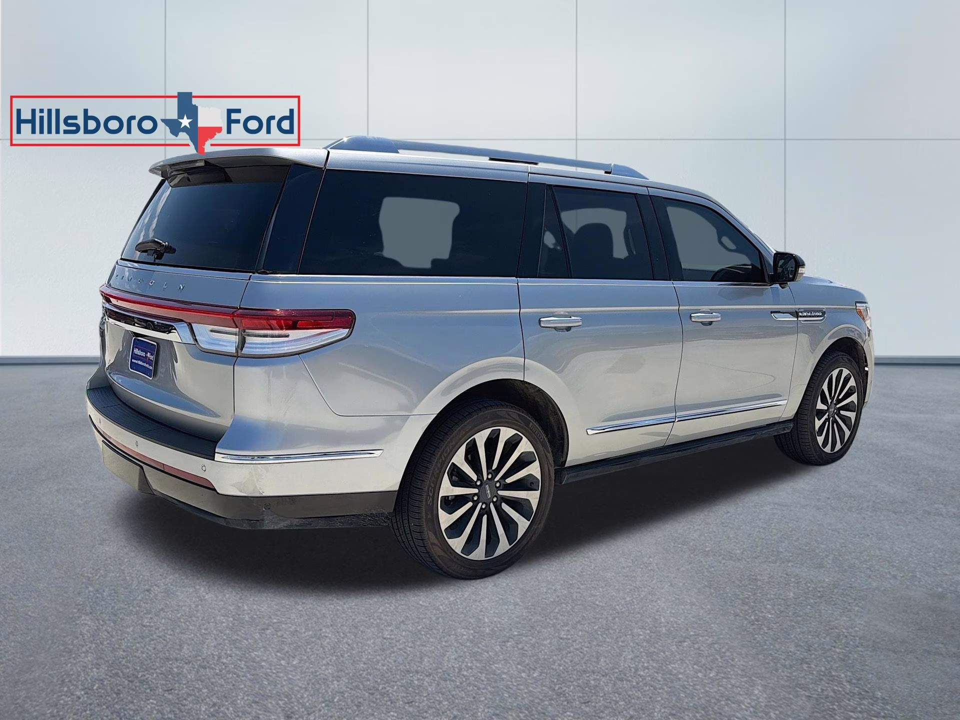 2024 Diamond Red Metallic Tinted Clearcoat Lincoln Navigator Reserve 4X4 SUV
