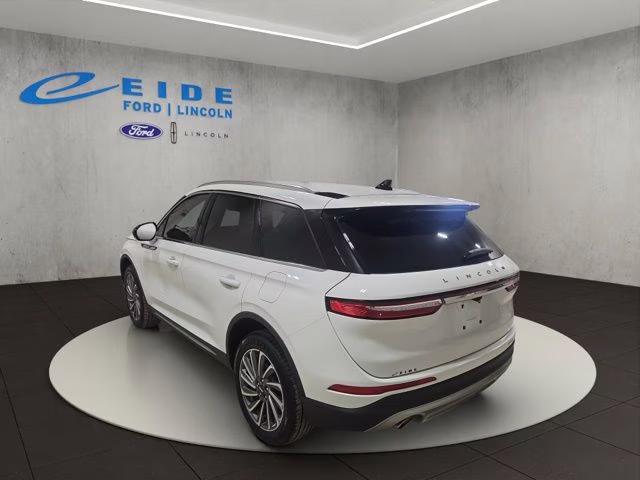 2023 Pristine White Metallic Tri-Coat Lincoln Corsair Reserve AWD SUV