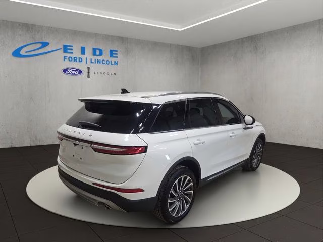 2023 Pristine White Metallic Tri-Coat Lincoln Corsair Reserve AWD SUV