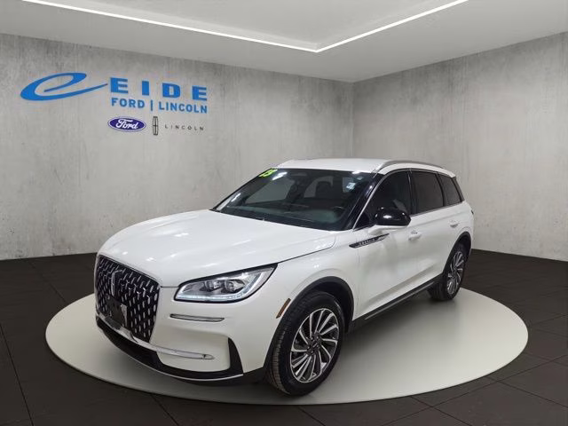 2023 Pristine White Metallic Tri-Coat Lincoln Corsair Reserve AWD SUV