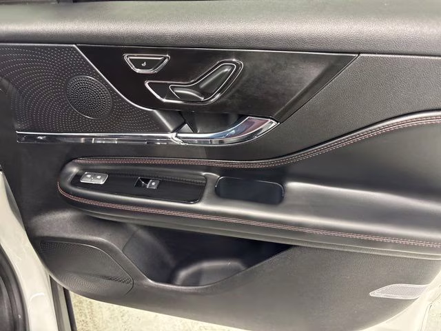 2023 White Lincoln Corsair Reserve AWD SUV