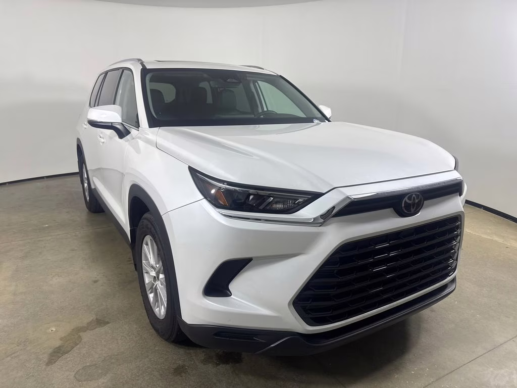 2024 Pearl Toyota Grand Highlander XLE AWD SUV