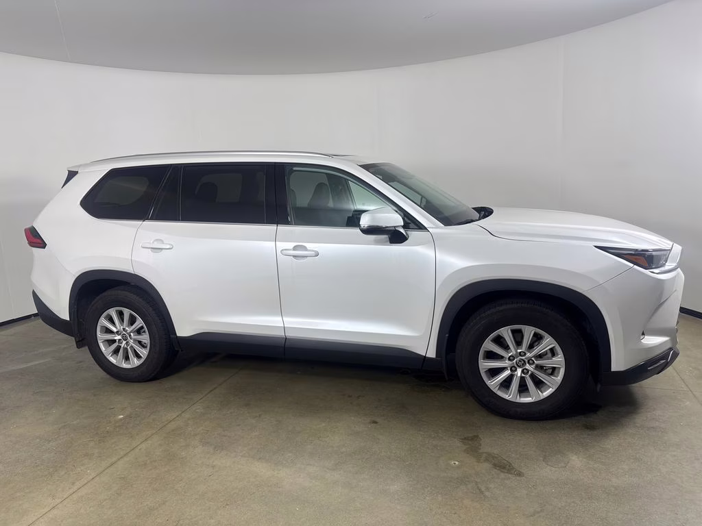 2024 Pearl Toyota Grand Highlander XLE AWD SUV