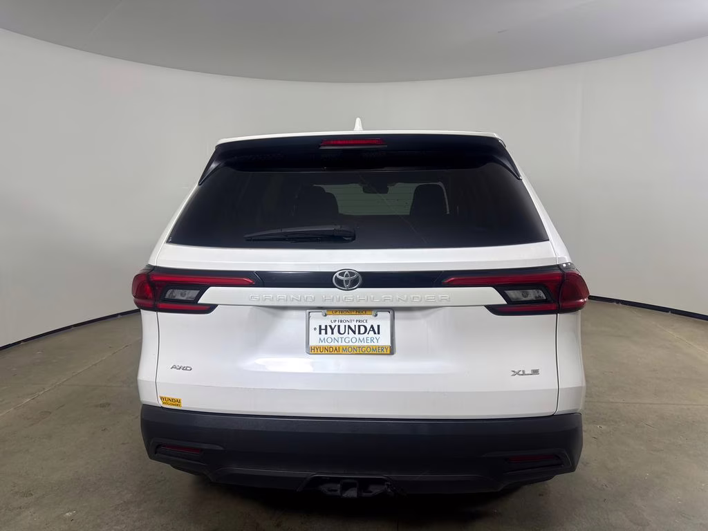 2024 Pearl Toyota Grand Highlander XLE AWD SUV