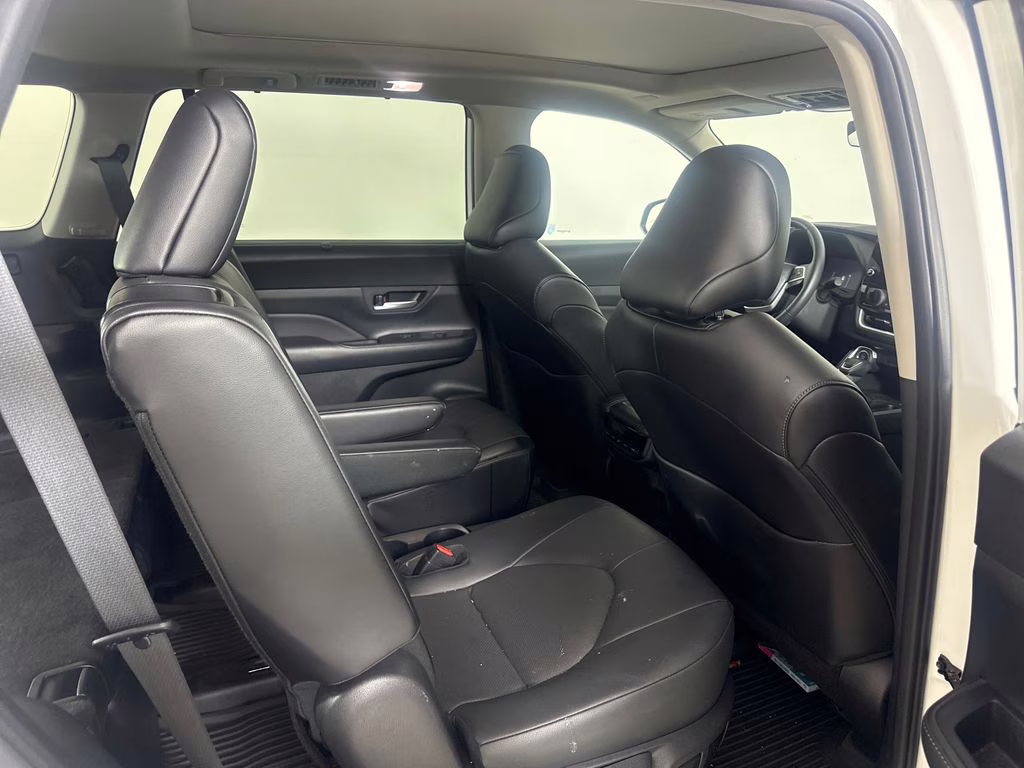 2024 Pearl Toyota Grand Highlander XLE AWD SUV