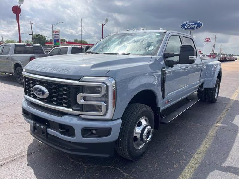 2026 Glacier Gray Metallic Tri-Coat Ford Super Duty F-350 DRW Platinum 4X4 Truck