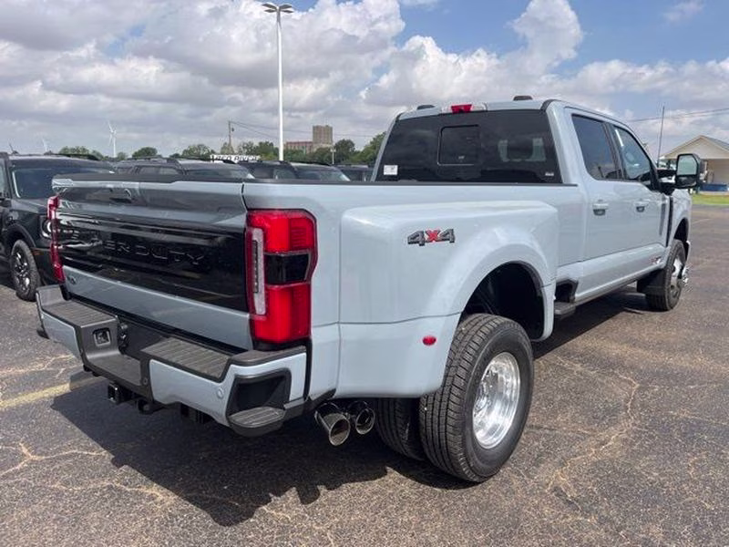 2026 Glacier Gray Metallic Tri-Coat Ford Super Duty F-350 DRW Platinum 4X4 Truck