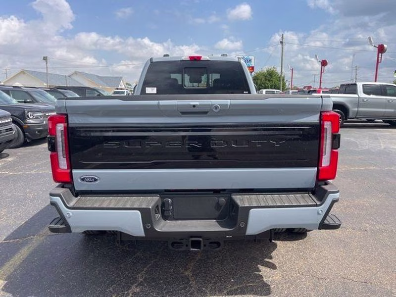 2026 Glacier Gray Metallic Tri-Coat Ford Super Duty F-350 DRW Platinum 4X4 Truck
