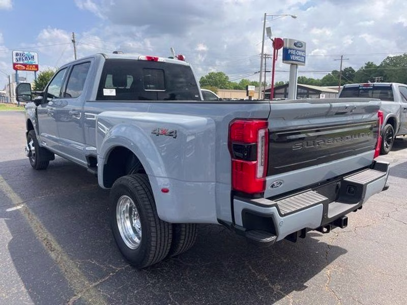 2026 Glacier Gray Metallic Tri-Coat Ford Super Duty F-350 DRW Platinum 4X4 Truck