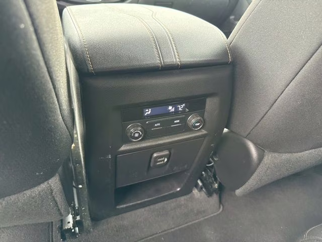 2020 Mosaic Black Metallic Chevrolet Traverse LS FWD SUV