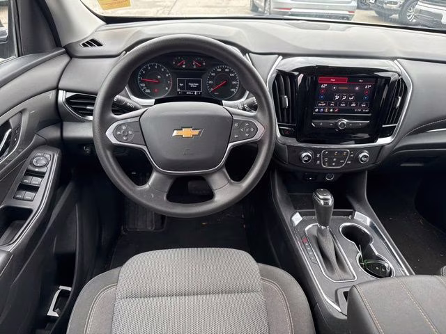 2020 Mosaic Black Metallic Chevrolet Traverse LS FWD SUV