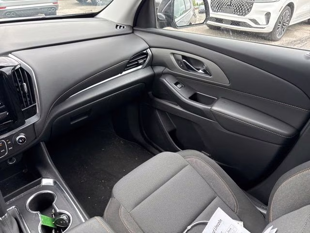 2020 Mosaic Black Metallic Chevrolet Traverse LS FWD SUV