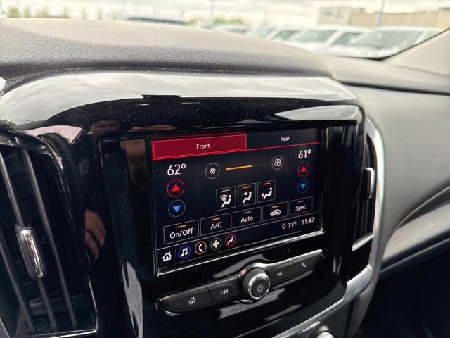 2020 Mosaic Black Metallic Chevrolet Traverse LS FWD SUV