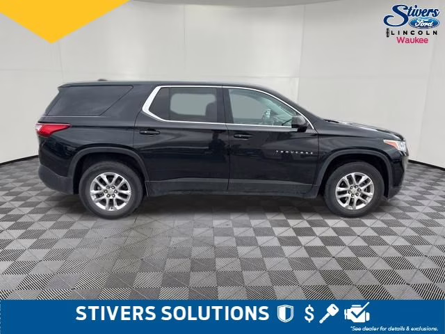 2020 Mosaic Black Metallic Chevrolet Traverse LS FWD SUV