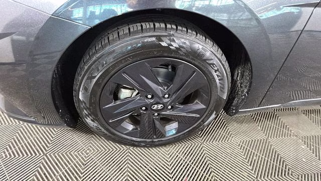 2022 Portofino Gray Hyundai Elantra SEL FWD Sedan