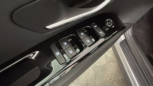 2023 Shimmering Silver Hyundai Tucson Plug-In Hybrid Limited AWD SUV