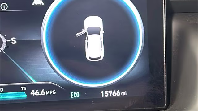 2023 Shimmering Silver Hyundai Tucson Plug-In Hybrid Limited AWD SUV