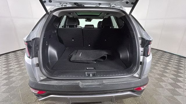 2023 Shimmering Silver Hyundai Tucson Plug-In Hybrid Limited AWD SUV