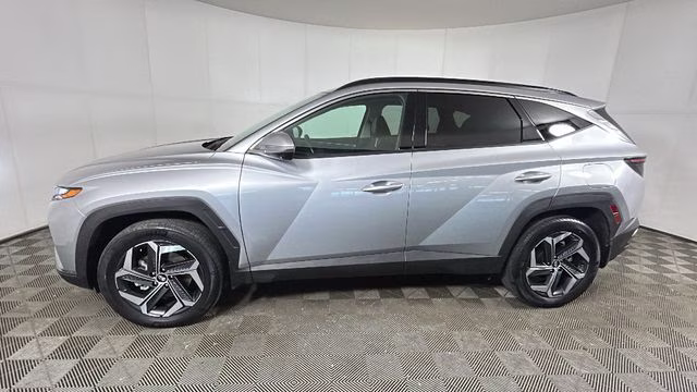 2023 Shimmering Silver Hyundai Tucson Plug-In Hybrid Limited AWD SUV