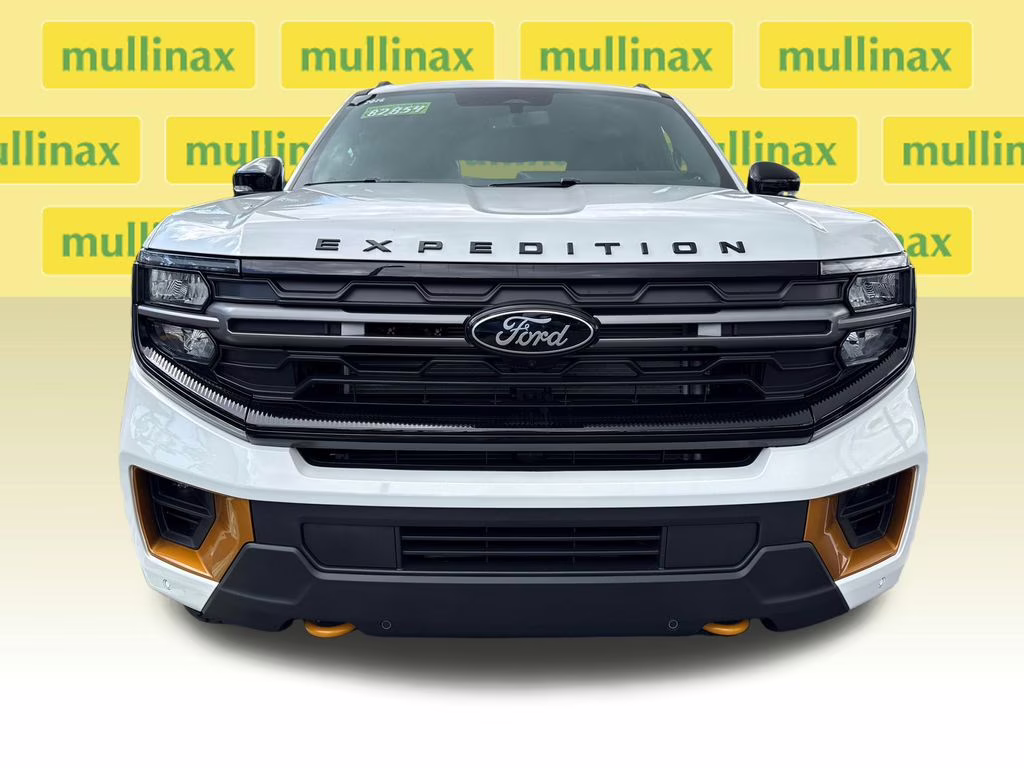 2026 Star White Metallic Tri-Coat Ford Expedition Tremor 4X4 SUV