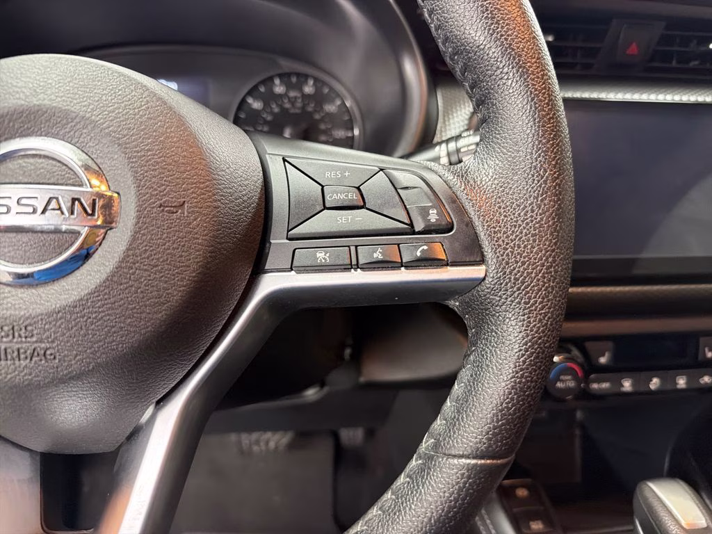 2021 Scarlet Ember Tintcoat/Super Black Nissan Kicks SV FWD SUV