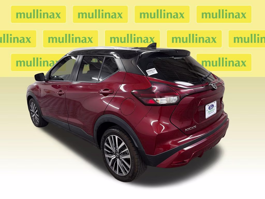 2021 Scarlet Ember Tintcoat/Super Black Nissan Kicks SV FWD SUV
