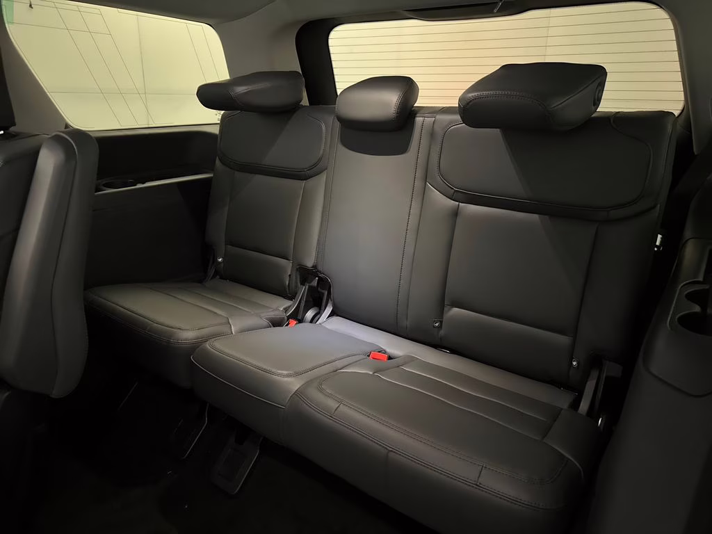 2026 Star White Metallic Tri-Coat Ford Expedition Active RWD SUV