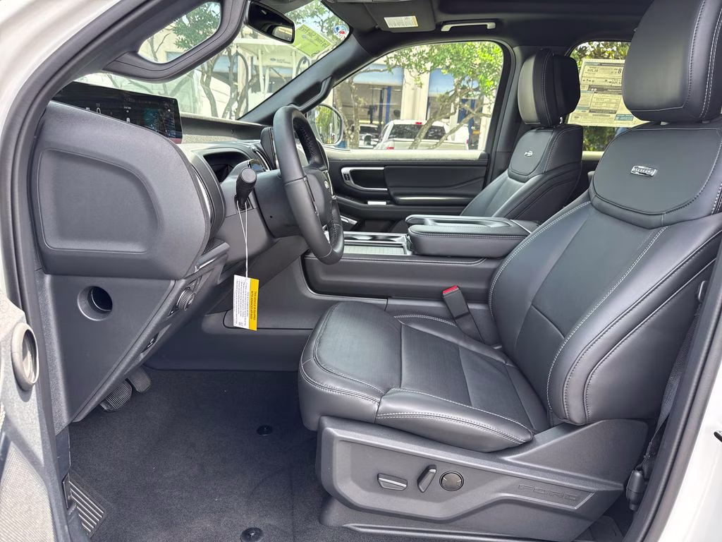 2026 Star White Metallic Tri-Coat Ford Expedition Max Platinum 4X4 SUV