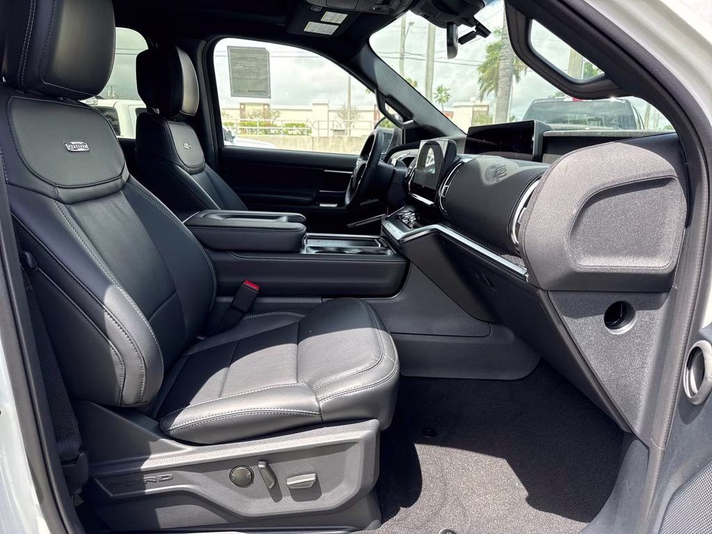 2026 Star White Metallic Tri-Coat Ford Expedition Max Platinum 4X4 SUV