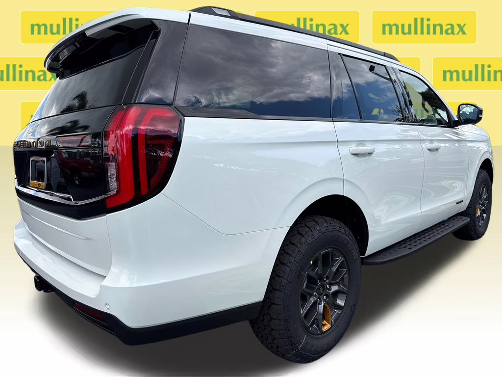 2026 Star White Metallic Tri-Coat Ford Expedition Tremor 4X4 SUV