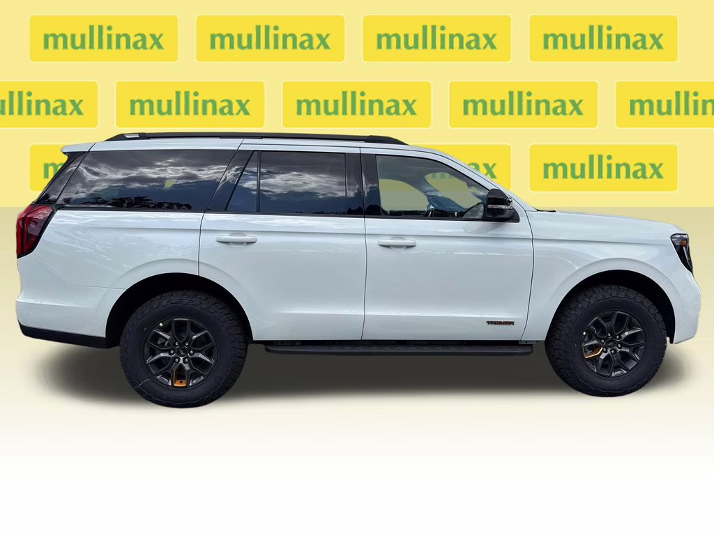 2026 Star White Metallic Tri-Coat Ford Expedition Tremor 4X4 SUV