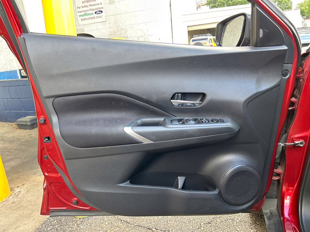 2021 Scarlet Ember Tintcoat/Super Black Nissan Kicks SV FWD SUV