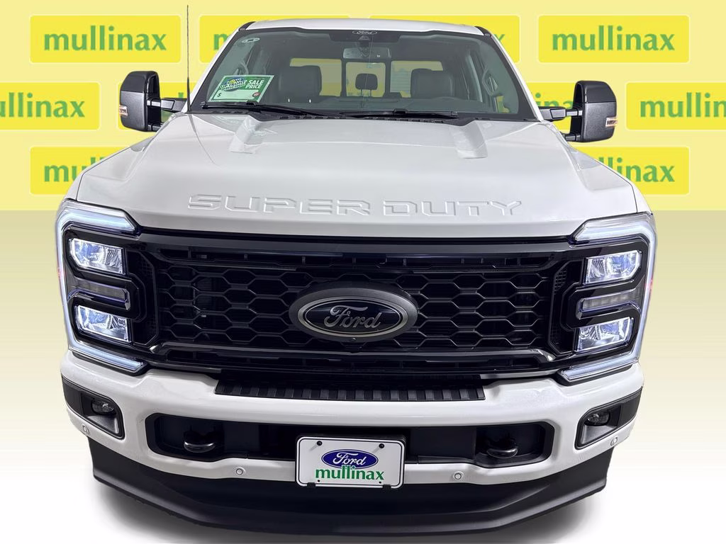 2026 White Ford Super Duty F-250 SRW Lariat 4X4 Truck