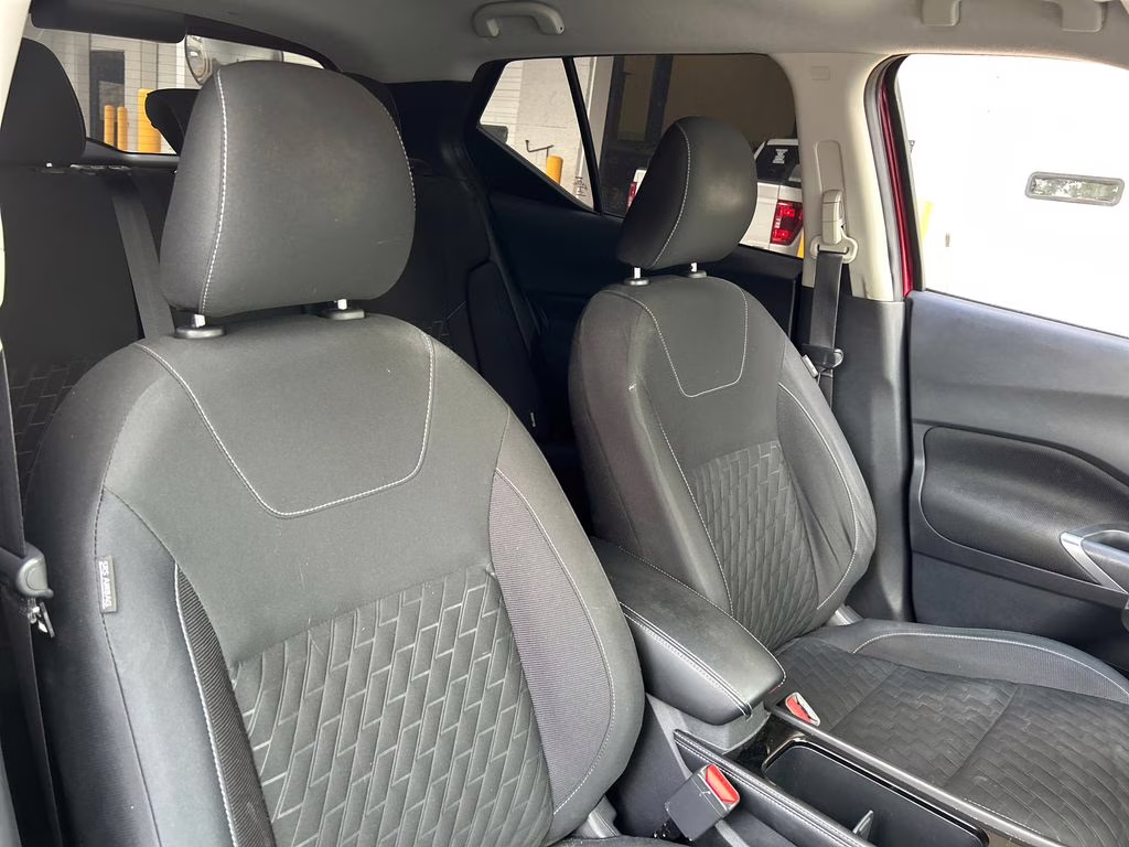 2021 Scarlet Ember Tintcoat/Super Black Nissan Kicks SV FWD SUV