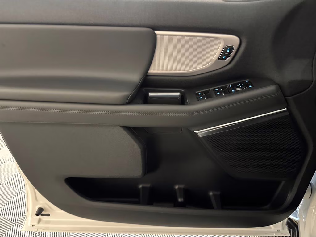2026 Star White Metallic Tri-Coat Ford Expedition Active RWD SUV