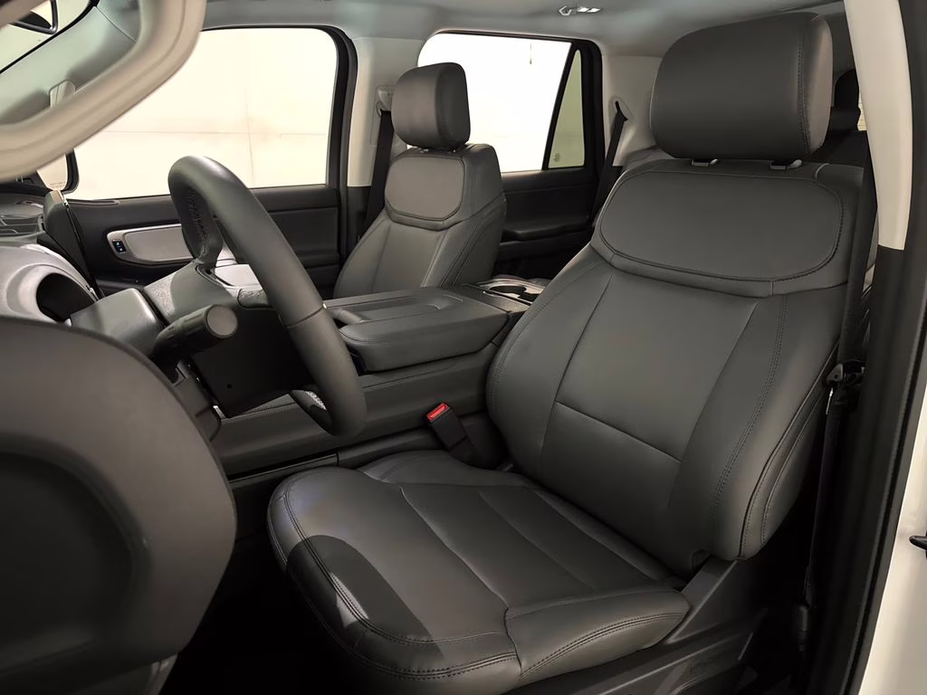 2026 Star White Metallic Tri-Coat Ford Expedition Active RWD SUV