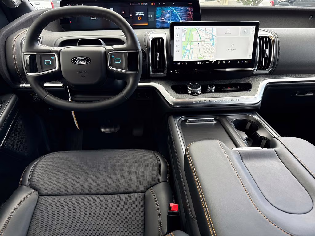2026 Star White Metallic Tri-Coat Ford Expedition Tremor 4X4 SUV