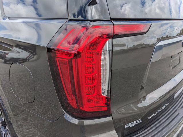 2021 Smokey Quartz Metallic GMC Yukon AT4 4X4 SUV