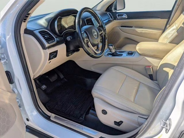 2019 Bright White Clearcoat Jeep Grand Cherokee Limited 4X4 SUV