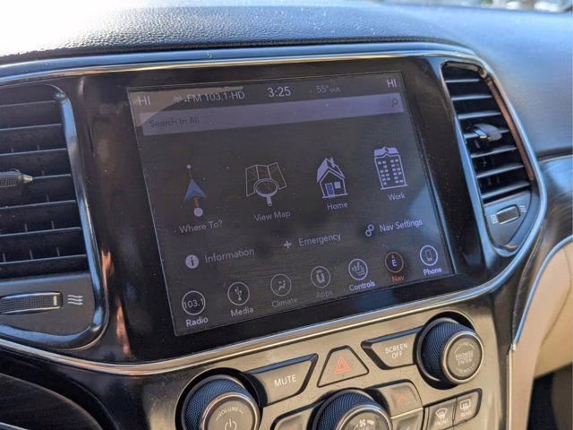 2019 Bright White Clearcoat Jeep Grand Cherokee Limited 4X4 SUV