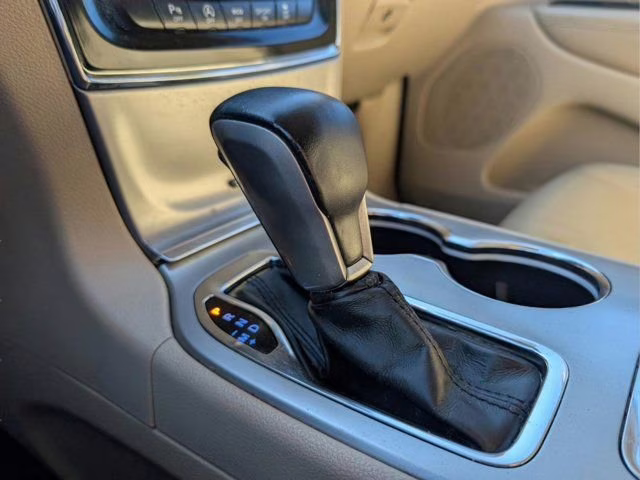 2019 Bright White Clearcoat Jeep Grand Cherokee Limited 4X4 SUV