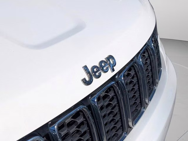 2019 Bright White Clearcoat Jeep Grand Cherokee Limited 4X4 SUV